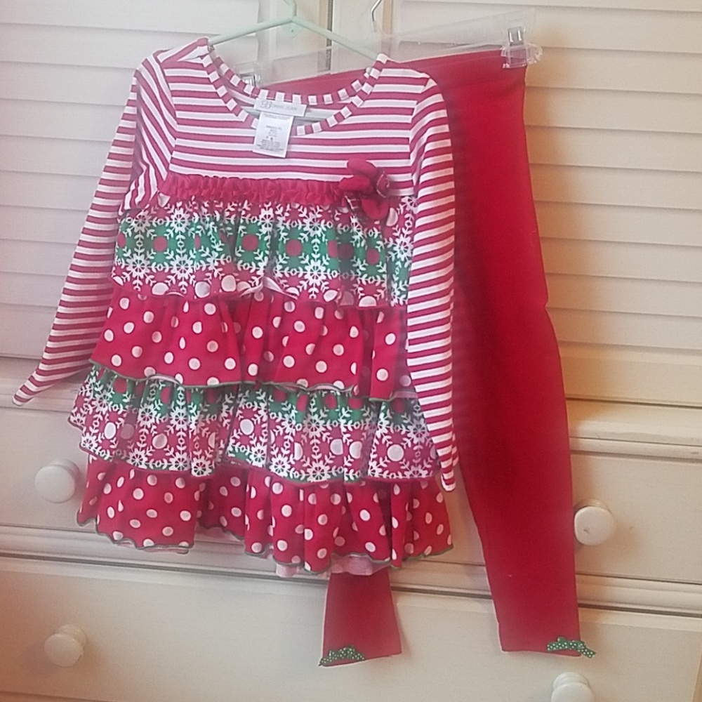 Great holiday outfit!